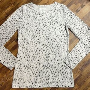 Climatize women’s white/black/gray long sleeve polyester top. Size M